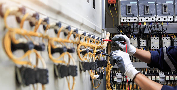 Professional Electrician technician working in Frackville, PA